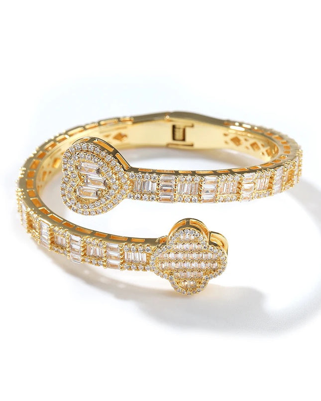 LUCKY HEART BAGUETTE BANGLE