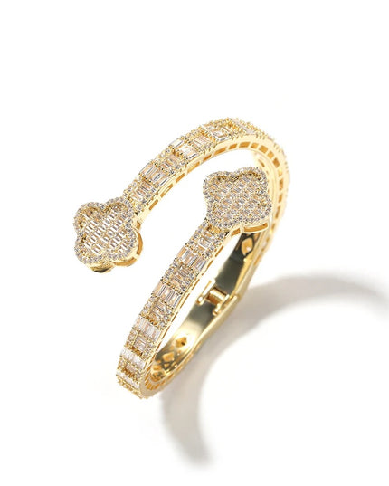 LAVISH CLOVER BAGUETTE BANGLE