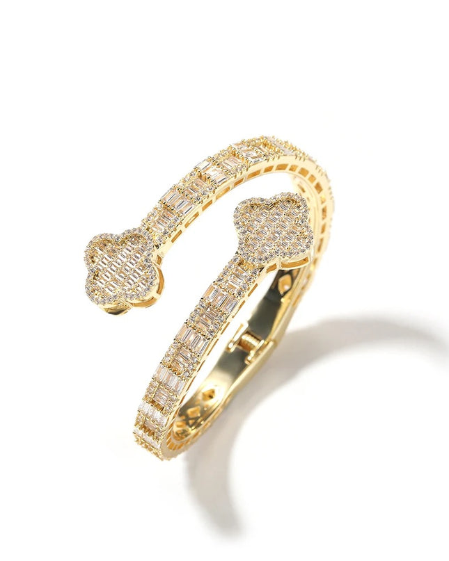 LAVISH CLOVER BAGUETTE BANGLE