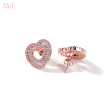 Load image into Gallery viewer, Heart Cutt Earrings